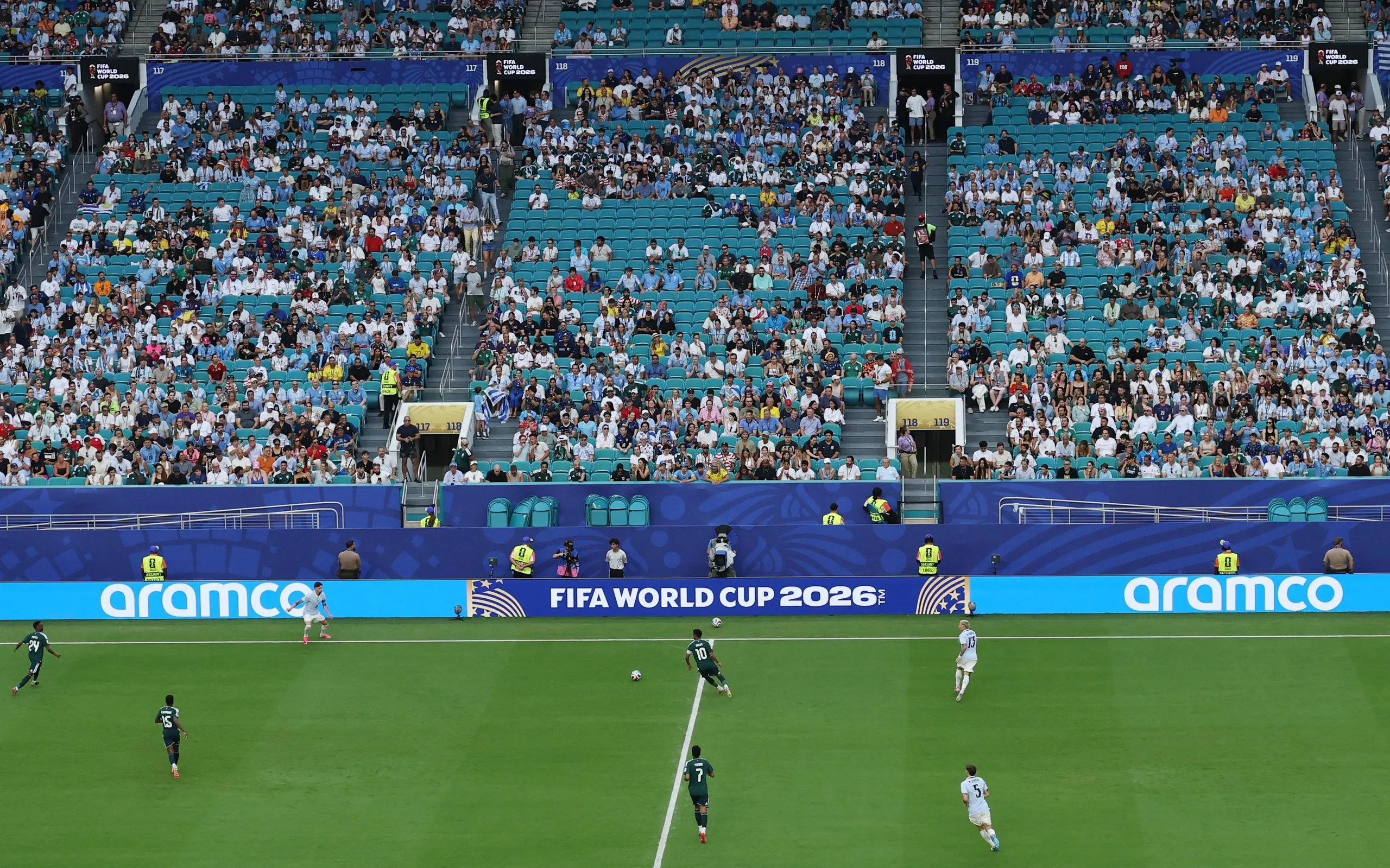 Empty seats in the stands as Uruguay and Saudi Arabia battle to a 1-1 draw